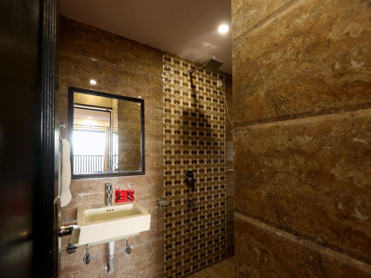 שימלה Oyo 3538 Hotel Mahamaya מראה חיצוני תמונה